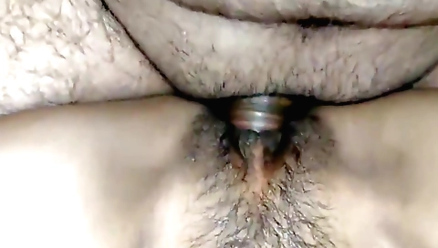Indian babe with a pretty body gets a hairy massage