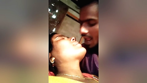 Indian amateur brunette with a sexy body gets fucked