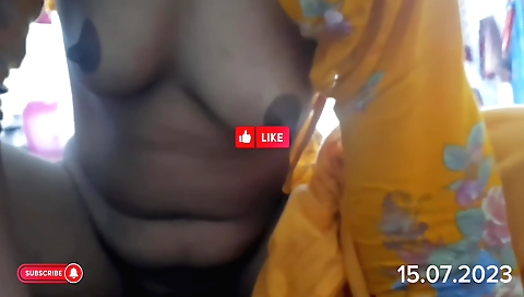 Big boobs milf with perfect body in big tits porn movie