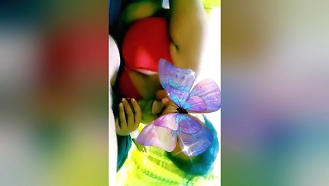 Indian brunette giving a nice handjob in amateur porn