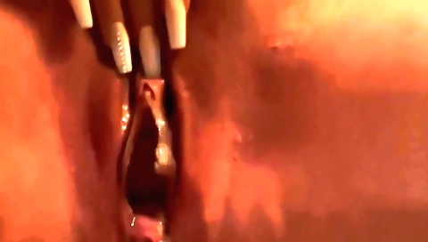 Slutty solo girl in bikini pokes her pussy in the video