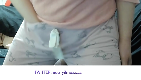 Amateur Turkish milf 100% masturbates with fingers