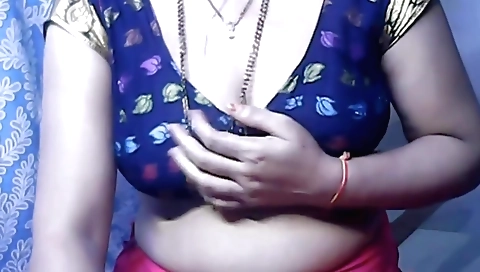 Chaska desi is showing off her body on a solo xxx video
