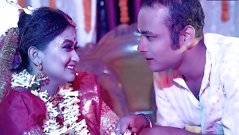 Indian whore with a great body makes him cum on her face