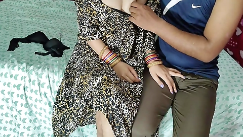 Indian teen gets her hairy pussy fingered in a fetish video