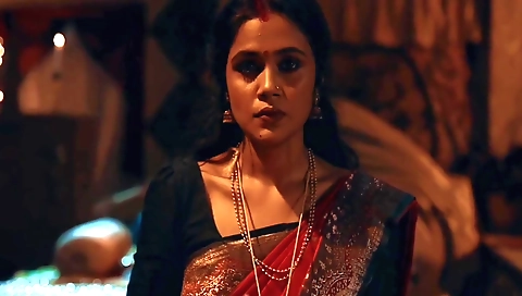 Very sexy indian girl with a pretty face and a very nice body