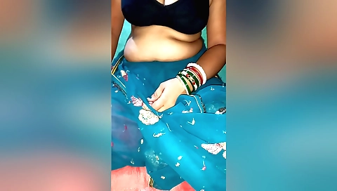 Indian brunette chick with big boobs in her underwear 007