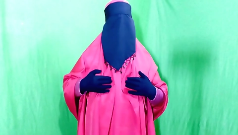 Busty indian girl enjoys some hardcore fucking in a solo vid