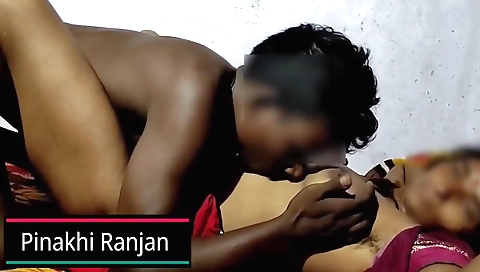 Indian brunette fucks her hairy aunt on the webcam