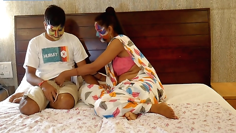 Indian porn star teaches us how to be sexy in an amateur porn