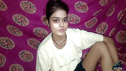 Indian girl fucks with a guy in homemade sex video