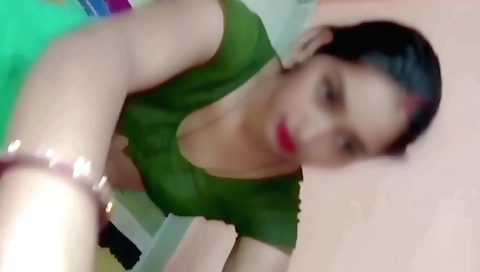 Indian brunette with a big booty getting a blowjob
