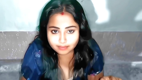 Indian babe is dressed as a real babe in the amateur video