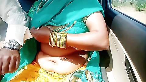Indian babe with a beautiful body is making a rough sex video