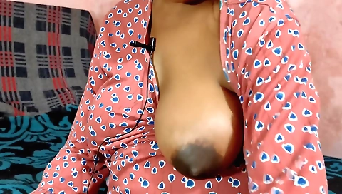 Indian teen plays with her juicy pussy by herself on cam