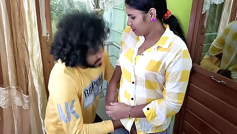 Sexy indian chick showing her natural body to her lover