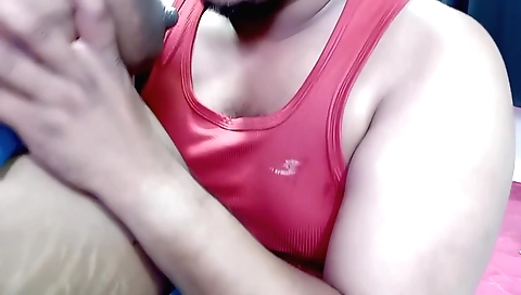 Indian amateur slut has a great fuck in her mouth and pussy