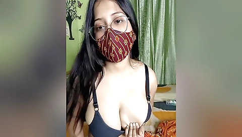 Indian amateur big boobed brunette with big tits 1
