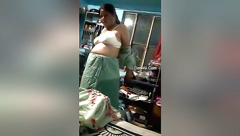 Chubby mature indian chick with big tits and a nice ass