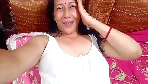 Indian girlfriend in the backyard is nailed by her stepsister