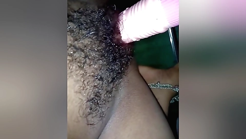 Sexy amateur solo girl doing hairy masturbate video