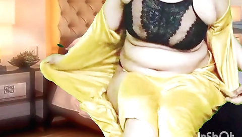 Indian amateur brunette masturbating in solo video